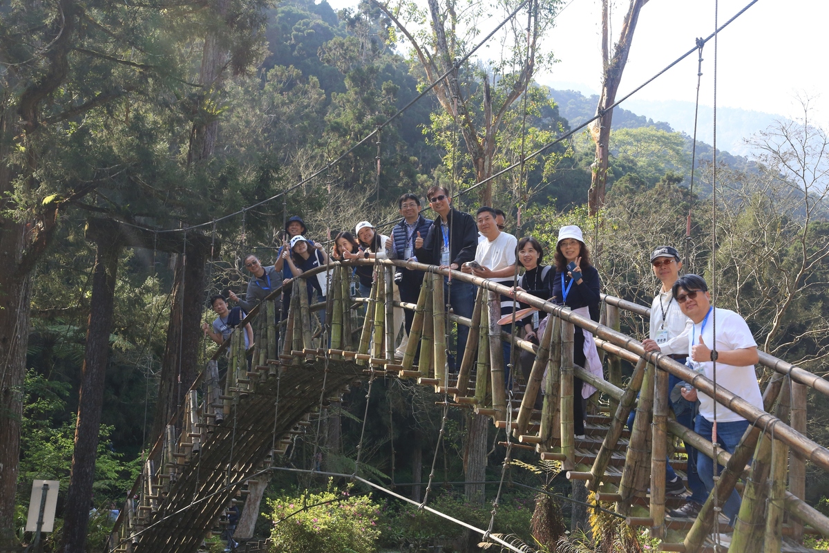 森林園區健行(另開新視窗/jpg檔)圖片
