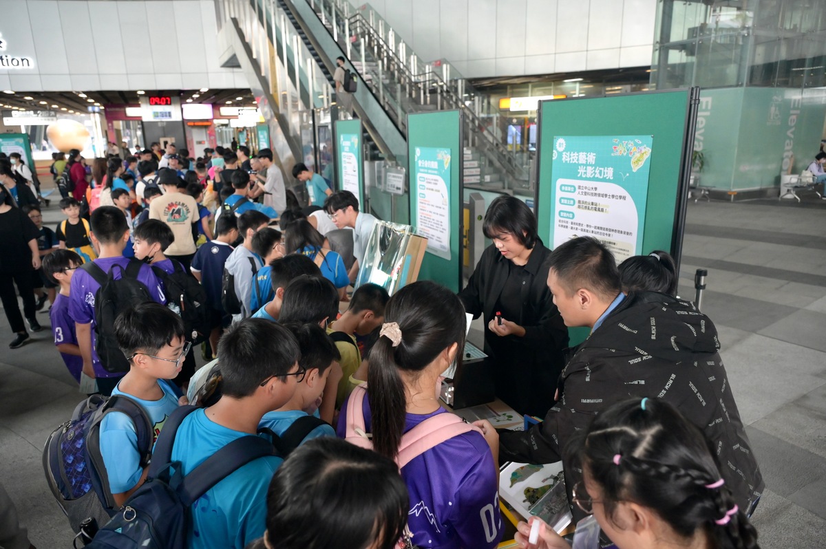 中山大學人科學程科普攤位(另開新視窗/jpg檔)圖片