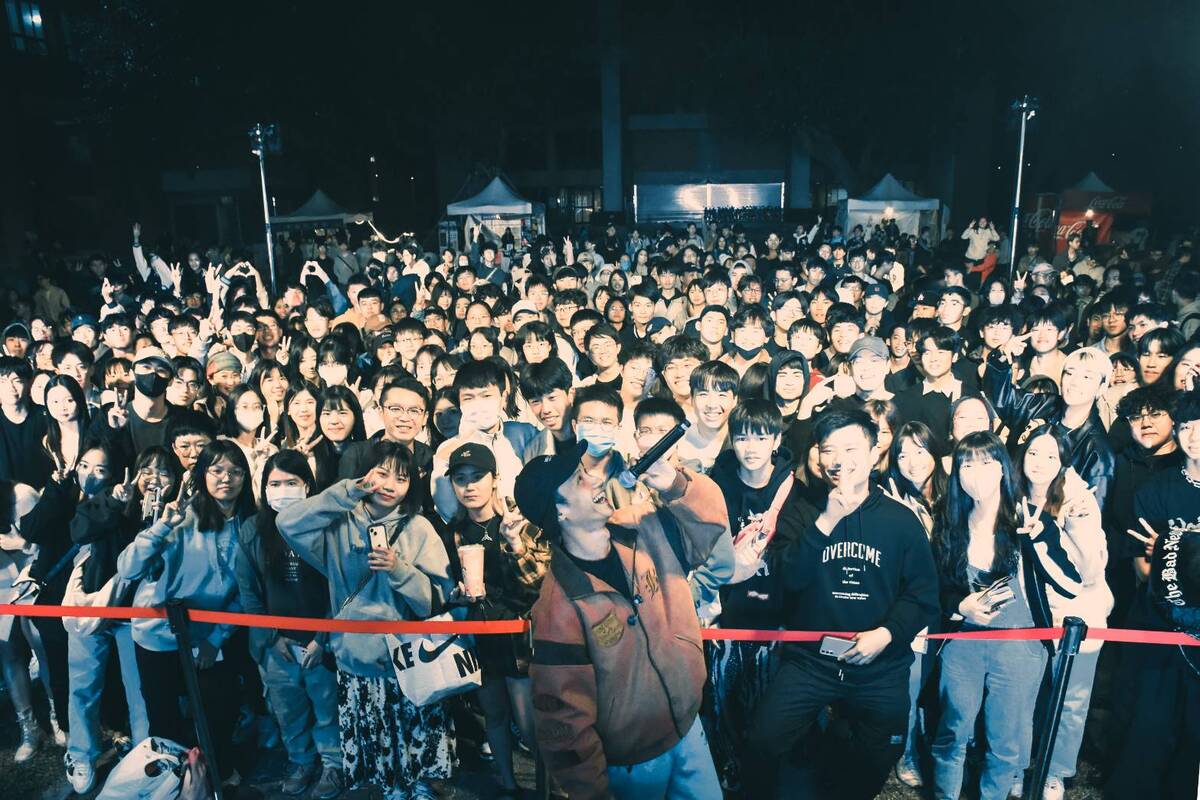 時光迴旋晚會，阿夫演出合影(另開新視窗/jpg檔)圖片