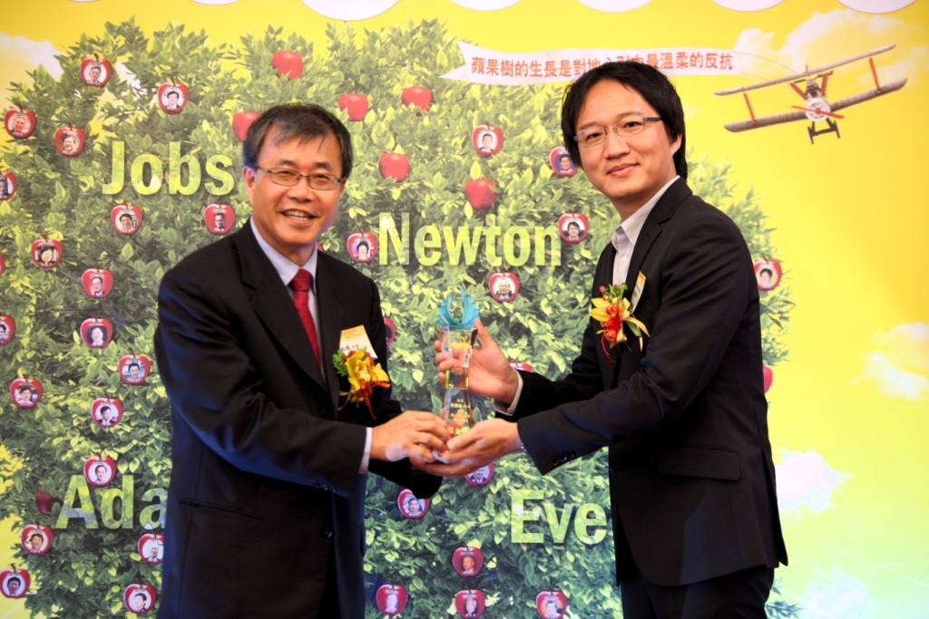 學術卓越類傑出校友：奇美醫院臨床病理科主任李健逢(生醫所博士班98級)(另開新視窗/jpg檔)圖片