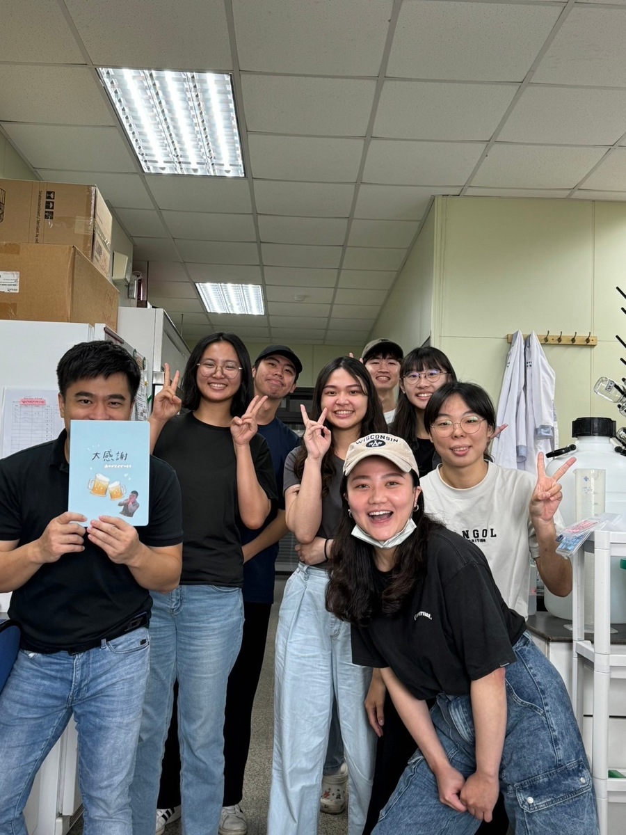實驗室師生團隊(另開新視窗/jpg檔)圖片