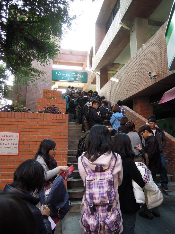 本學期第一場通識講座，參加人數絡繹不絕(另開新視窗/jpg檔)圖片