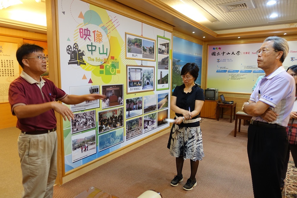秘書室楊育成簡任秘書說明中山校史室建置規模及內容(另開新視窗/jpg檔)圖片