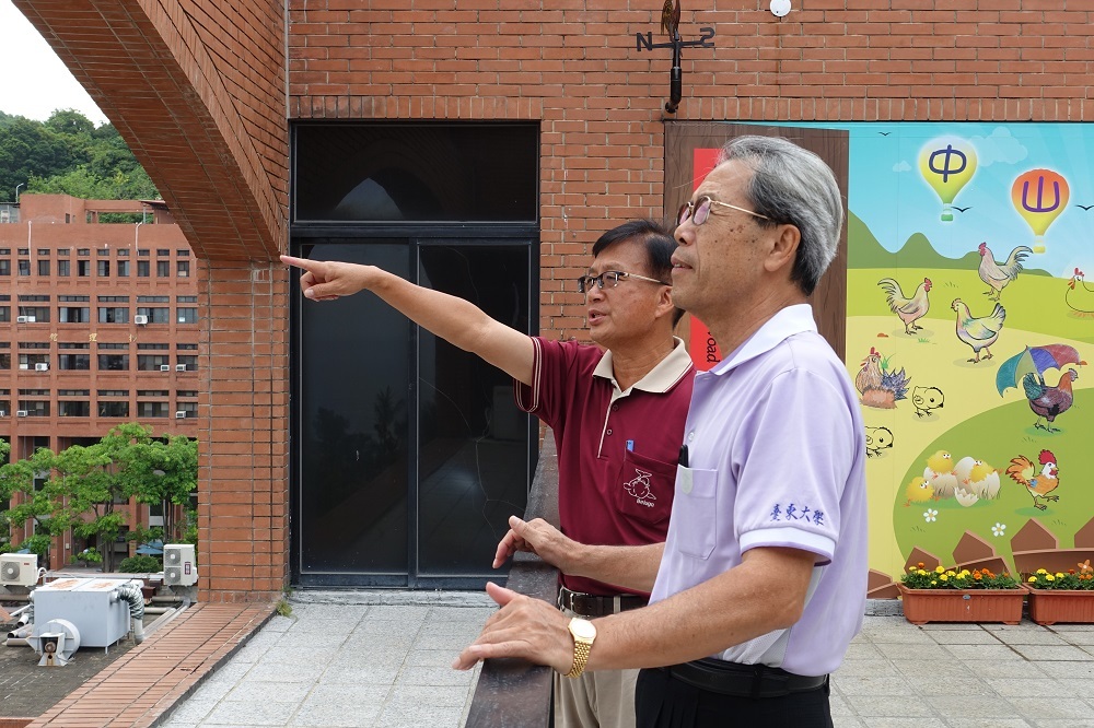 中山大學座擁柴山與西子灣美景(另開新視窗/jpg檔)圖片