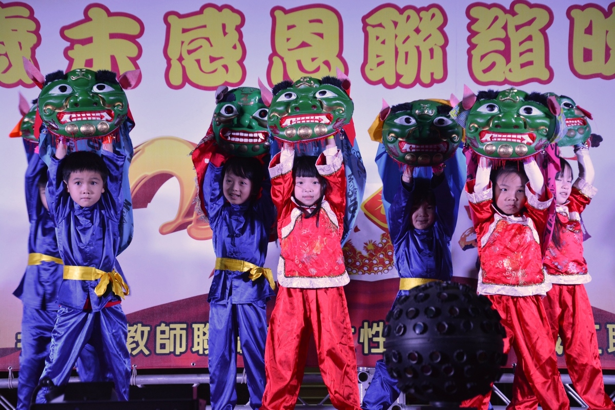 可愛的附幼小朋友(另開新視窗/jpg檔)圖片