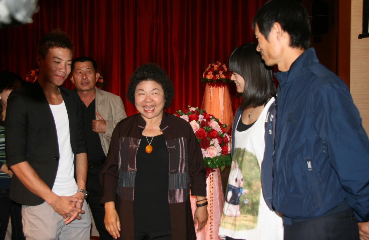 得獎光芒照耀你我  黃郁婷、駱威霖舉辦餐會分享金銀牌榮耀(另開新視窗/jpg檔)圖片