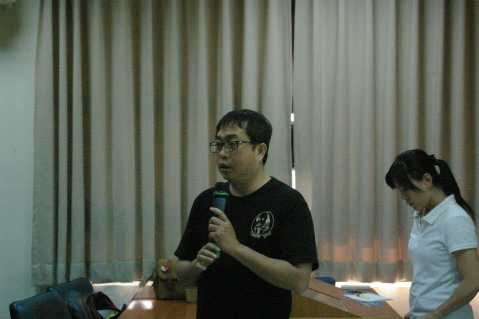 主講者~劇藝系 李怡賡教授(另開新視窗/jpg檔)圖片
