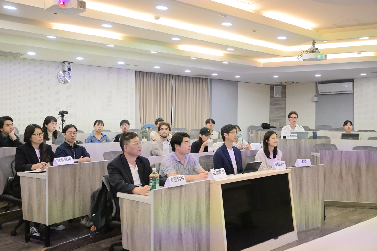 新創團隊、創投機構及修課學生齊聚(另開新視窗/jpg檔)圖片