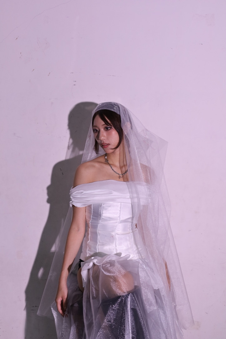 《不男不女到彼岸》設計師：潘芊叡（劇藝系大三）(另開新視窗/jpeg檔)圖片