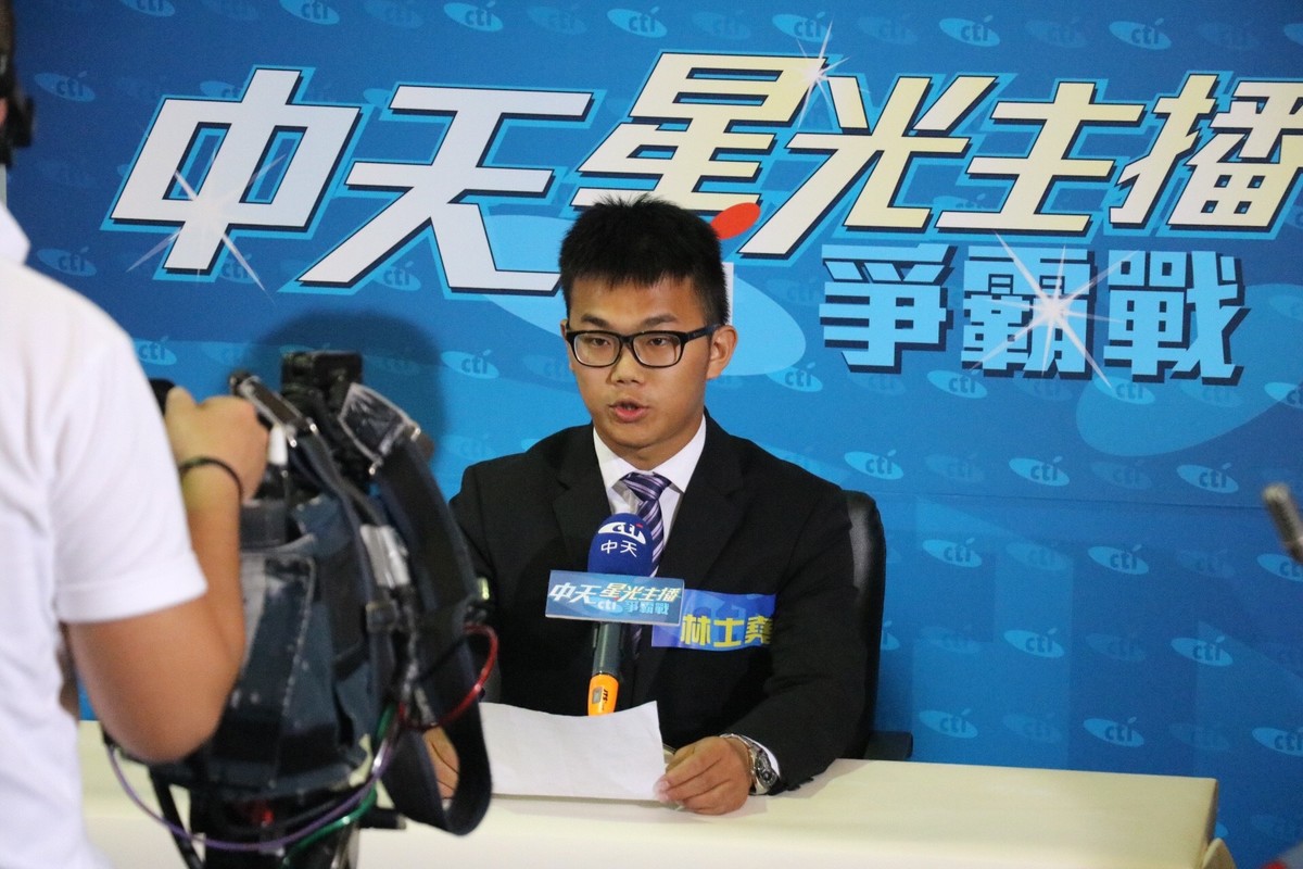 中天電視主播爭霸戰 中山校園記者海選晉級(另開新視窗/jpg檔)圖片