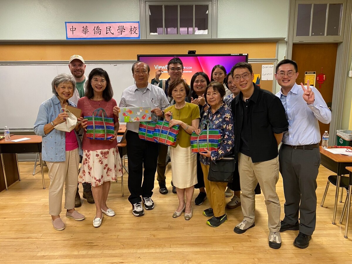 走訪中華僑民學校深入了解雙語教育實踐(另開新視窗/jpg檔)圖片
