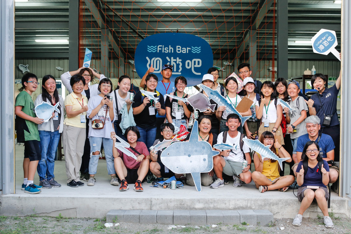 大學生料理新手在洄遊吧基地共創四道在地七星潭魚料理.