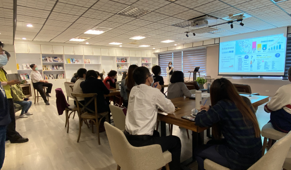 期末專題報告,談港埠教育, 港務公司出動不同處室同仁參與學生提案
